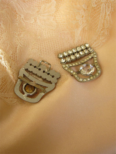 Two Piece Diamante Buckle~VA-18