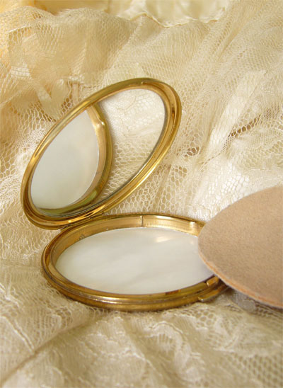 Powder Compact ~VA-33