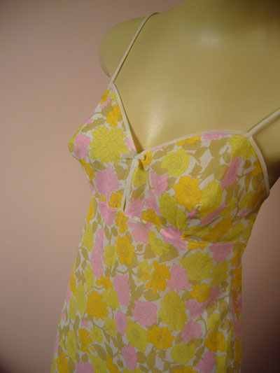 Cutie Flower Slip Vintage 1960's VS-9