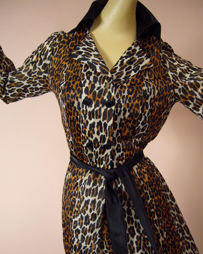 A Vintage Lounge Leopard 'Robe' VS-'G'